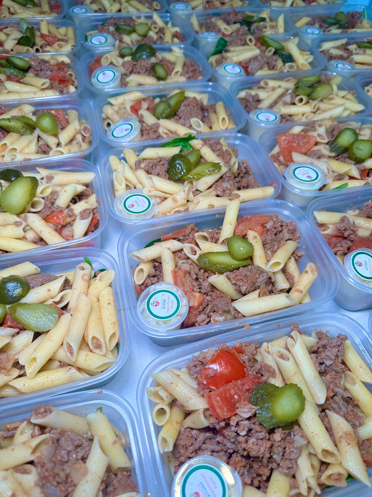 M1 Cheeseburger Pasta with Spinach. 419 calories: 34GC/13GF/35GP